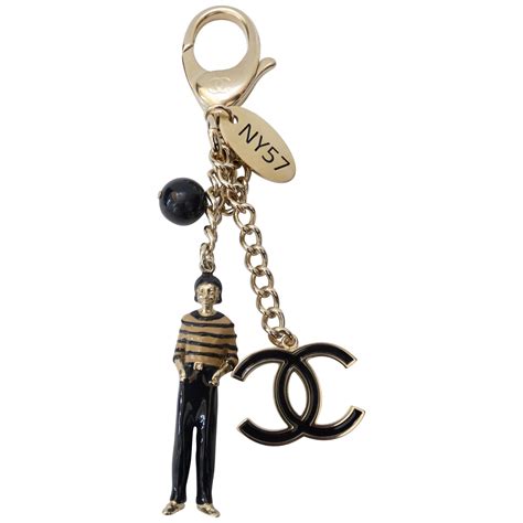 wristlet chanel - authentic chanel keychain.